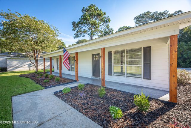 8208 Martin Bluff Road, Gautier, MS 39553