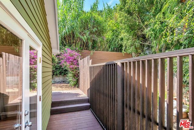 8621 Lookout Mountain Avenue, Los Angeles, CA 90046