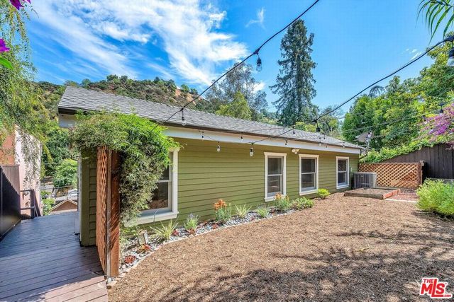 8621 Lookout Mountain Avenue, Los Angeles, CA 90046