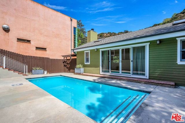 8621 Lookout Mountain Avenue, Los Angeles, CA 90046