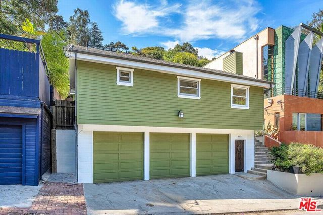 8621 Lookout Mountain Avenue, Los Angeles, CA 90046