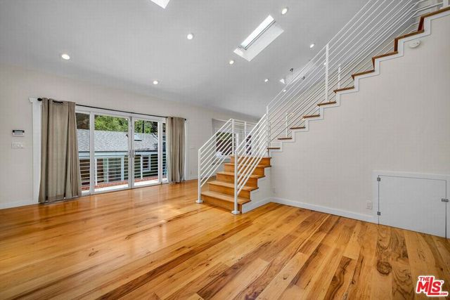 8621 Lookout Mountain Avenue, Los Angeles, CA 90046