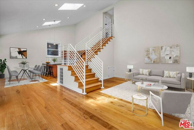 8621 Lookout Mountain Avenue, Los Angeles, CA 90046