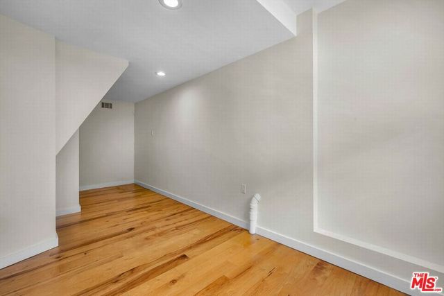 8621 Lookout Mountain Avenue, Los Angeles, CA 90046