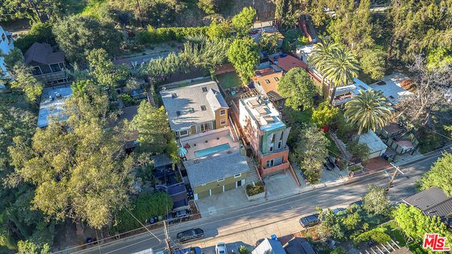 8621 Lookout Mountain Avenue, Los Angeles, CA 90046