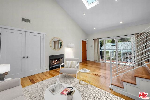 8621 Lookout Mountain Avenue, Los Angeles, CA 90046