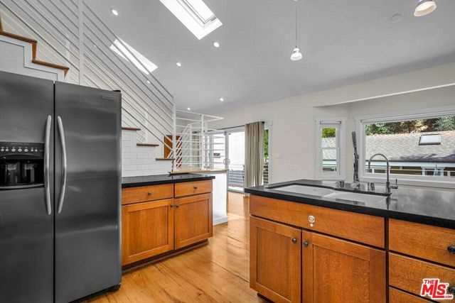 8621 Lookout Mountain Avenue, Los Angeles, CA 90046