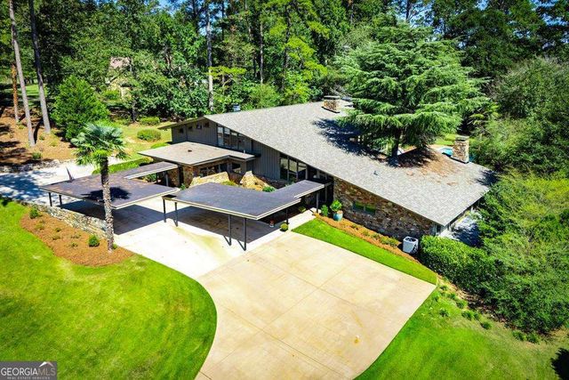 320 East Club Drive, Carrollton, GA 30117