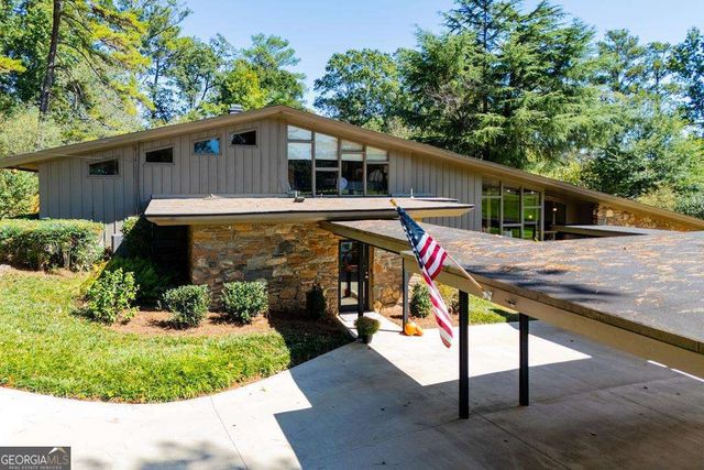 320 East Club Drive, Carrollton, GA 30117