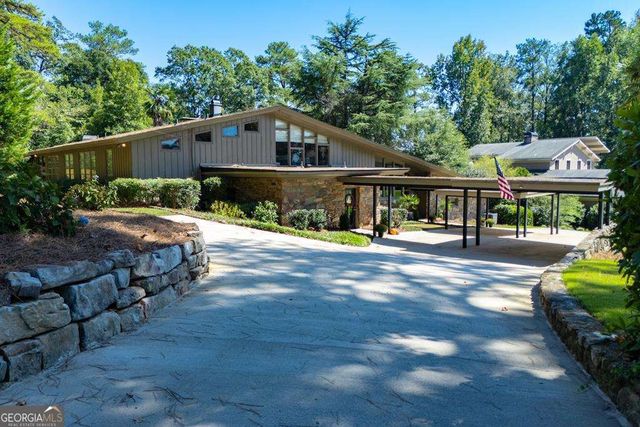 320 East Club Drive, Carrollton, GA 30117