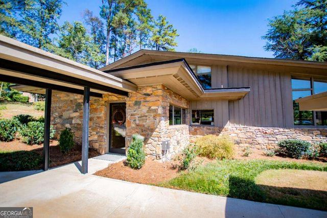320 East Club Drive, Carrollton, GA 30117