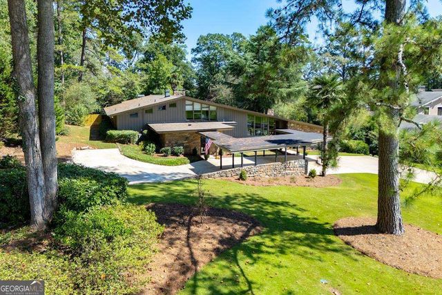 320 East Club Drive, Carrollton, GA 30117