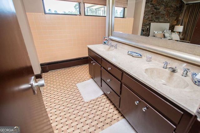 320 East Club Drive, Carrollton, GA 30117