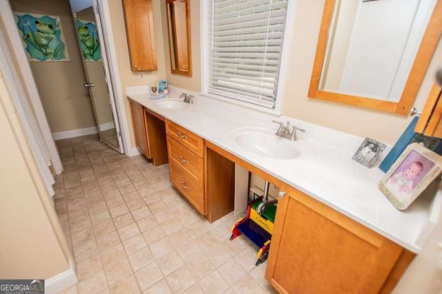 320 East Club Drive, Carrollton, GA 30117