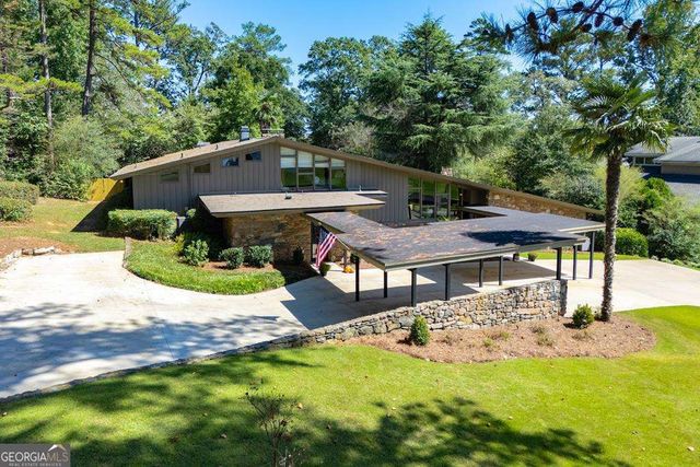 320 East Club Drive, Carrollton, GA 30117