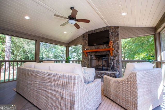 320 East Club Drive, Carrollton, GA 30117