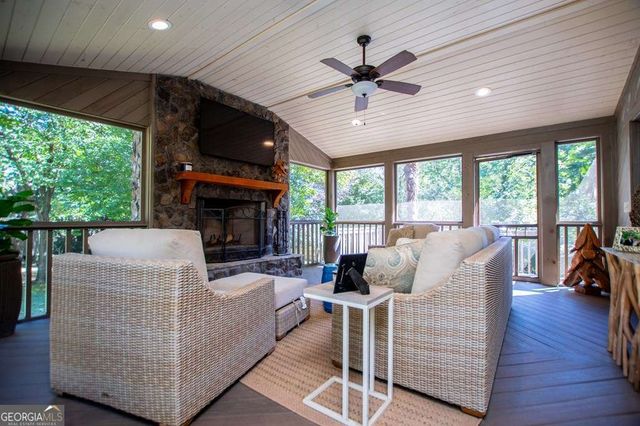 320 East Club Drive, Carrollton, GA 30117