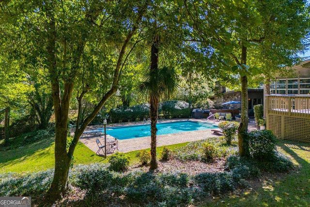 320 East Club Drive, Carrollton, GA 30117