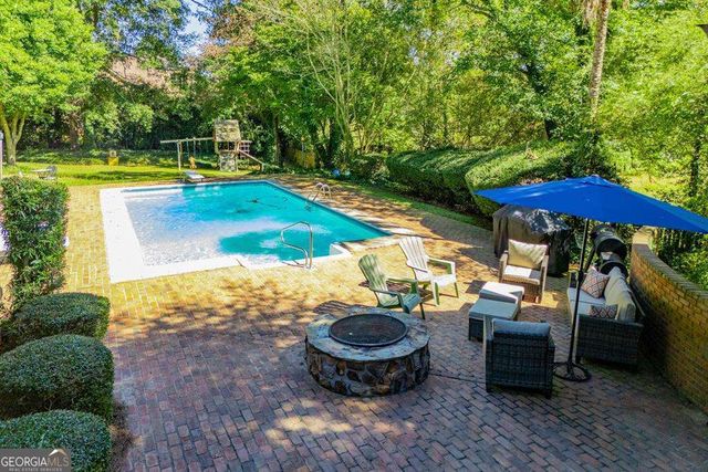 320 East Club Drive, Carrollton, GA 30117