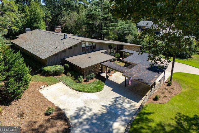 320 East Club Drive, Carrollton, GA 30117