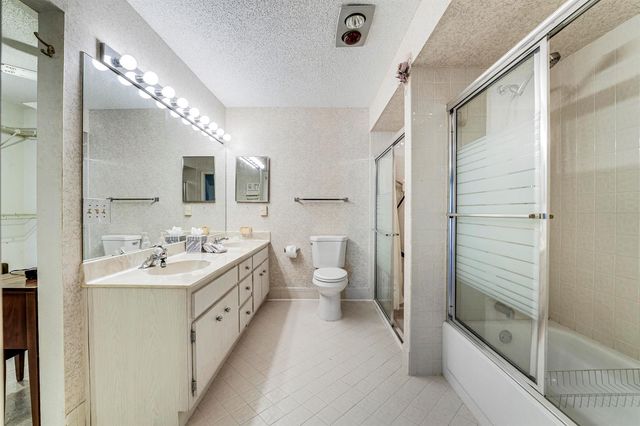 8421 Bonita Isle Drive, Lake Worth, FL 33467