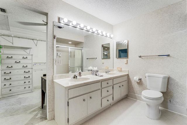 8421 Bonita Isle Drive, Lake Worth, FL 33467