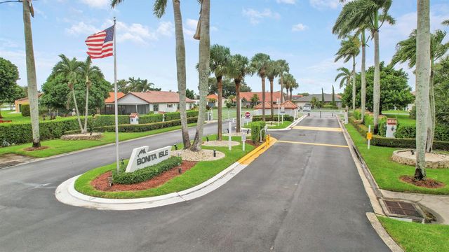 8421 Bonita Isle Drive, Lake Worth, FL 33467