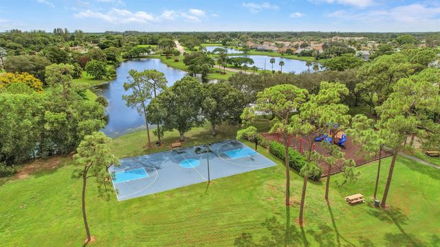 8421 Bonita Isle Drive, Lake Worth, FL 33467