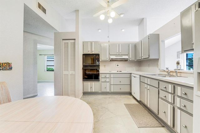 8421 Bonita Isle Drive, Lake Worth, FL 33467