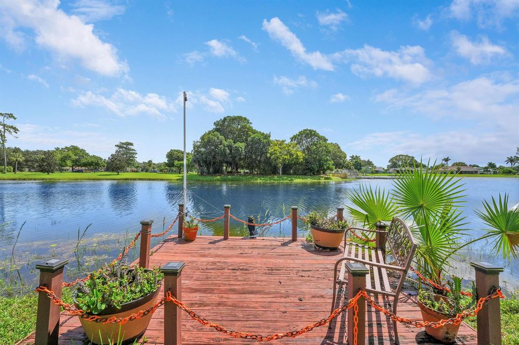 8421 Bonita Isle Drive, Lake Worth, FL 33467