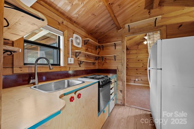 2978 NC 9 Highway, Black Mountain, NC 28711