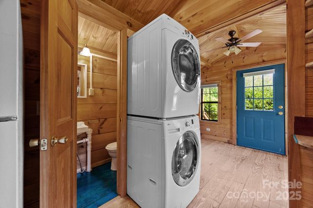 2978 NC 9 Highway, Black Mountain, NC 28711