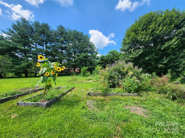 2978 NC 9 Highway, Black Mountain, NC 28711