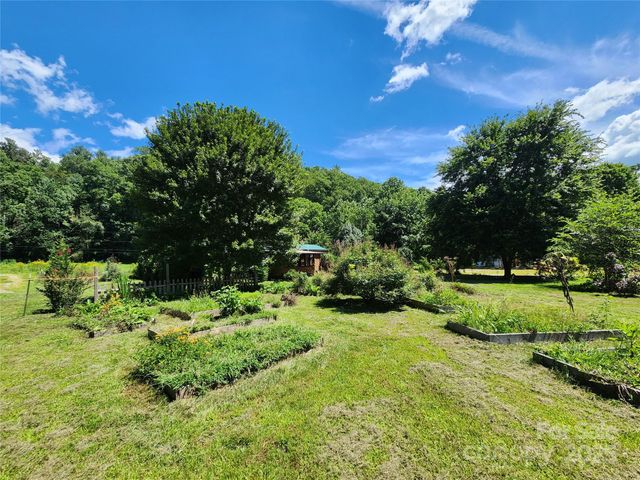 2978 NC 9 Highway, Black Mountain, NC 28711