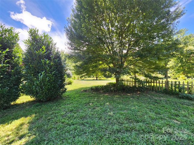 2978 NC 9 Highway, Black Mountain, NC 28711
