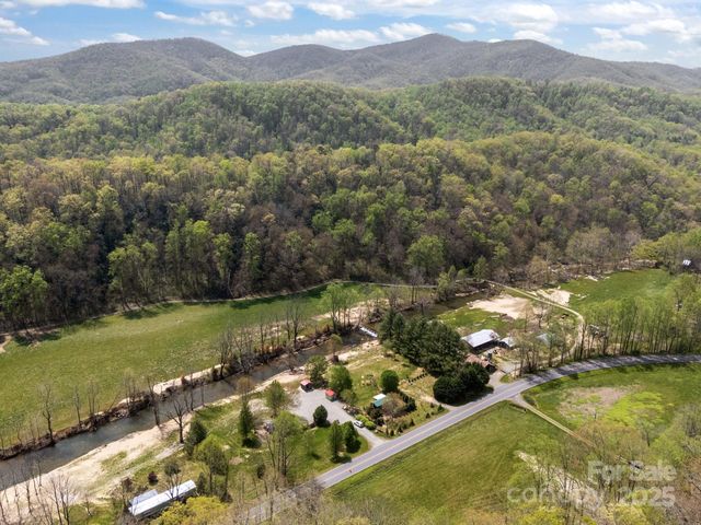 2978 NC 9 Highway, Black Mountain, NC 28711