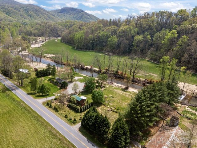2978 NC 9 Highway, Black Mountain, NC 28711