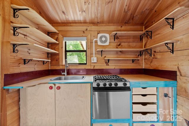 2978 NC 9 Highway, Black Mountain, NC 28711