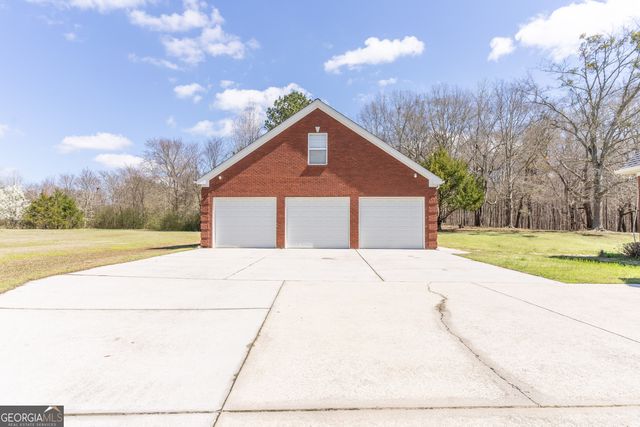 2101 NE Indian Shoals Drive, Loganville, GA 30052