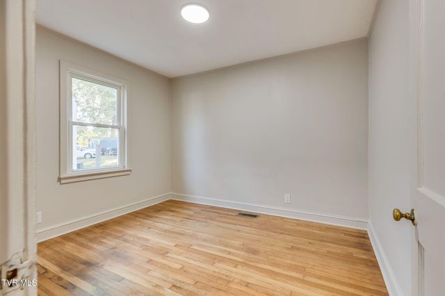 617 Lamont Street, Johnson City, TN 37604