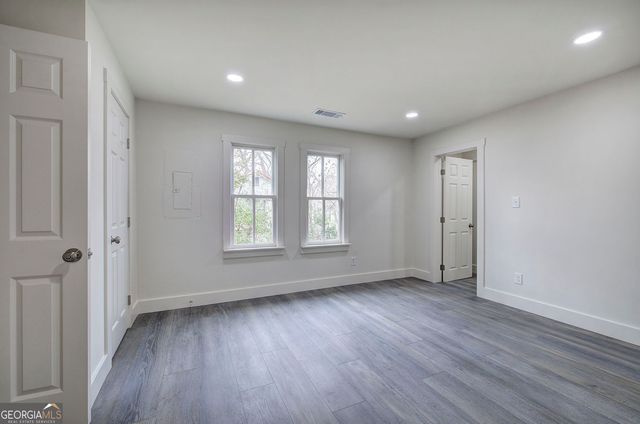 30 Grove Circle, Cartersville, GA 30120