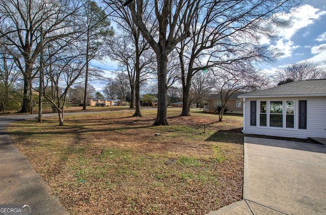 30 Grove Circle, Cartersville, GA 30120