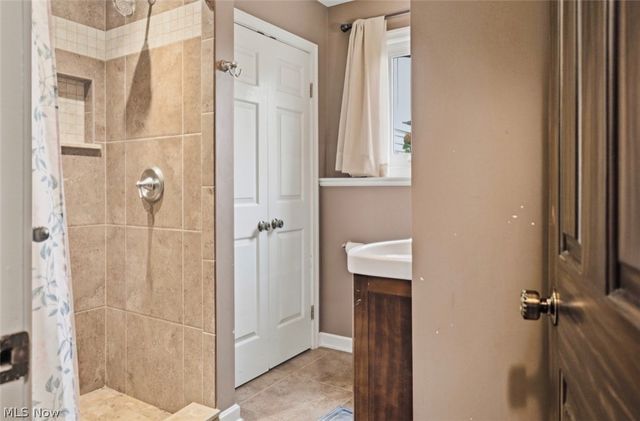 5652 Bonnell Drive, Youngstown, OH 44512