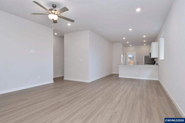 1339 Parkside Av, Woodburn, OR 97071