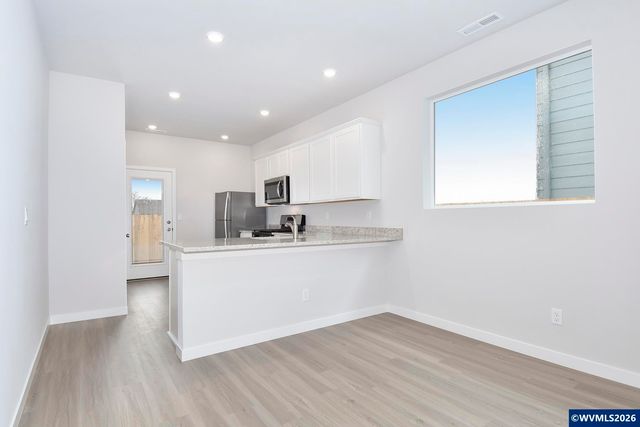 1339 Parkside Av, Woodburn, OR 97071