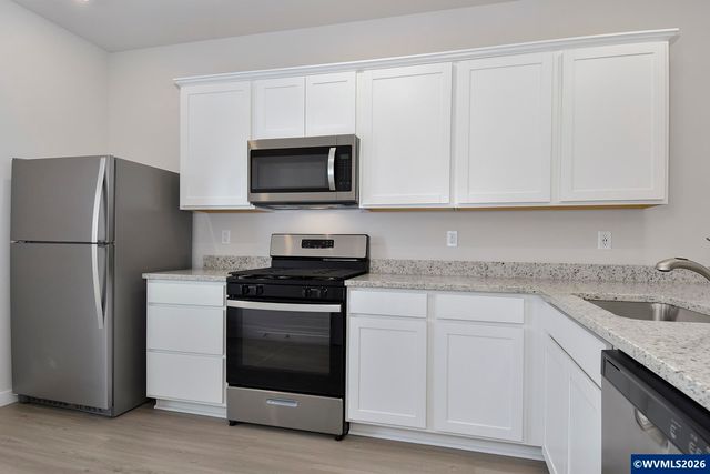 1339 Parkside Av, Woodburn, OR 97071