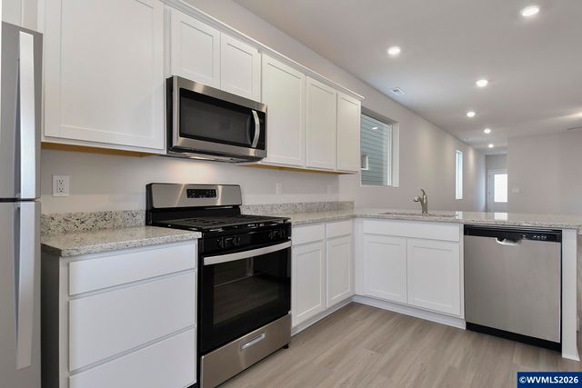 1339 Parkside Av, Woodburn, OR 97071