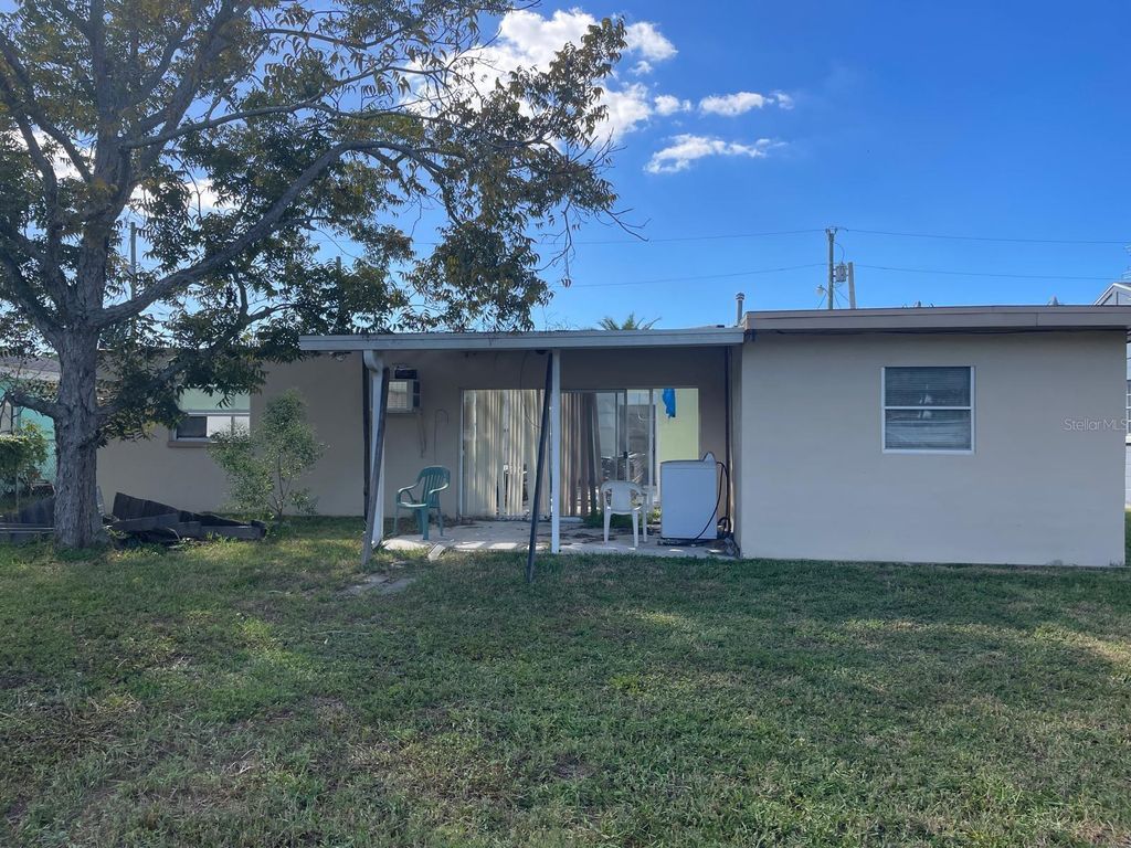 Image 8 of property listing at 13900 MURIEL AVENUE, Hudson, FL 34667