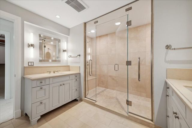 840 N Lake Shore Drive 1803, Chicago, IL 60611