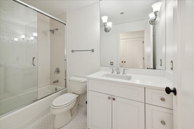 840 N Lake Shore Drive 1803, Chicago, IL 60611
